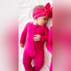 NWT BUMS & ROSES Flamingo Hot Pink Convertible Footie Size 12-18 Months WITH BOW